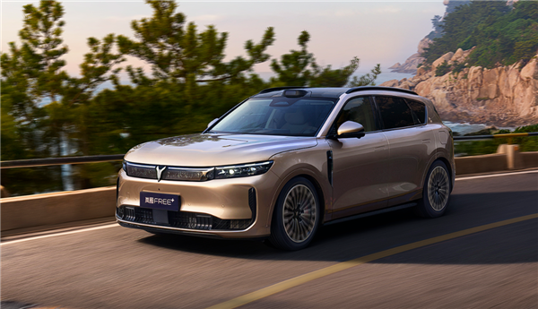 华为系最好开的SUV！全新岚图FREE+上市：21.99万起