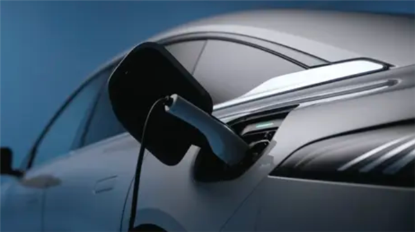 别克至境L7官方伪装实车曝光：配激光雷达+1.5T增程