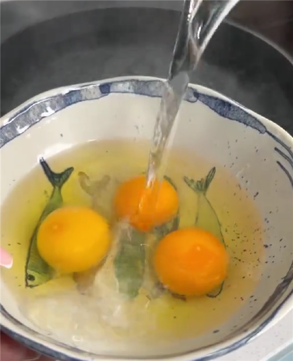 “水蒸蛋被改名日本蒸蛋”冲上热搜榜第一 网友：啥都偷