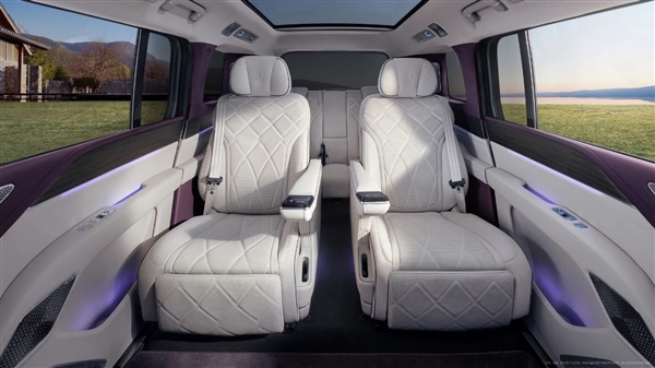 比亚迪售价超百万的豪华SUV！仰望U8L内饰官图公布：一深一浅