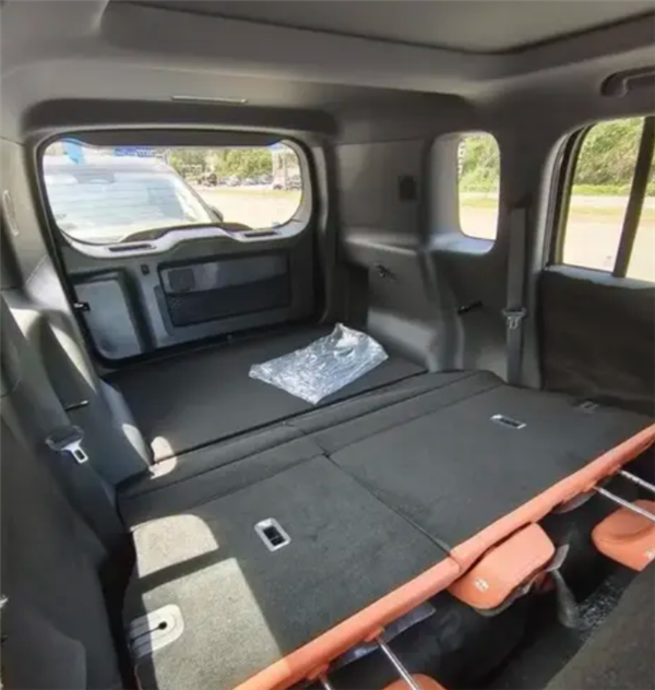 30万级SUV新玩家！方程豹钛7内饰首曝：四季度上市