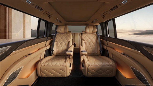 比亚迪售价超百万的豪华SUV！仰望U8L内饰官图公布：一深一浅