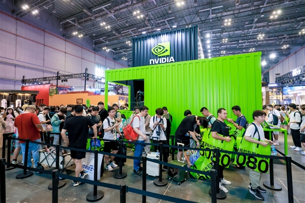 4599元起 RTX 5080/5070公版显卡首次现场发售:中国玩家排长龙抢购