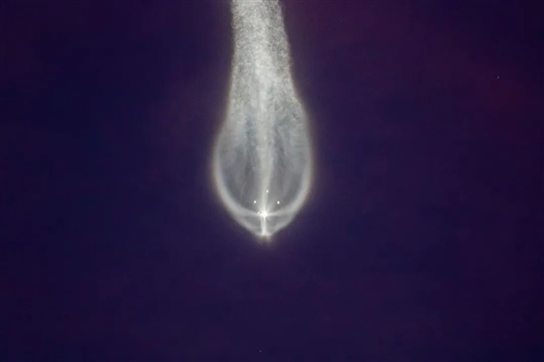 天舟九号飞船发射后壮观一幕：巨型“水母”游过太空