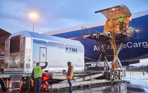 中国能打造自己的ASML吗：光刻机是否有后门 ASML能否远程关闭我国的光刻机