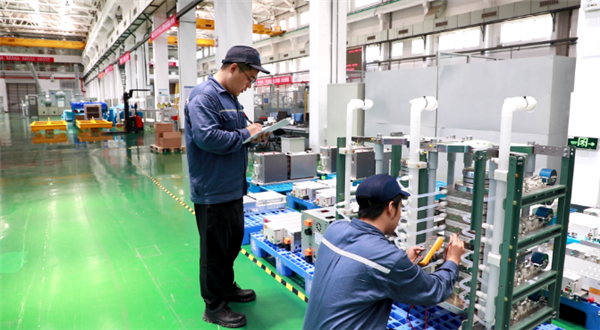 我国首台！大型国产变速抽蓄机组励磁系统成功下线