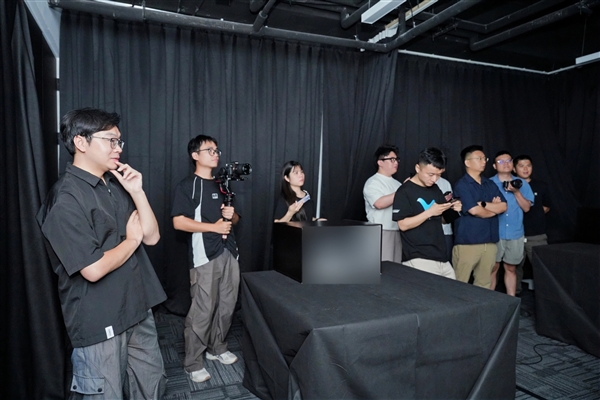 三色激光续写高亮传奇！当贝S7 Ultra Max发布会定档7月29日