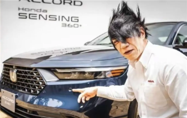 本田核心工程师“撞头”卡卡西“走红！网友：看发型就强的可怕