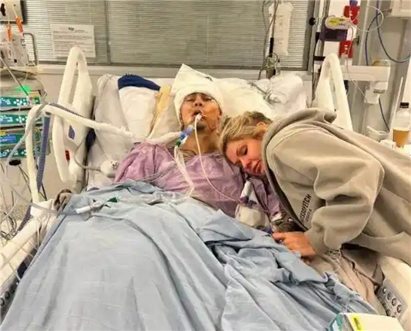 澳洲男生庆祝与女友同居 后空翻身亡：后脑勺直接撞地板 网友直呼太可惜