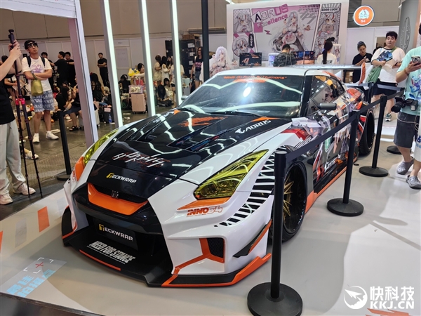 技嘉高能“全家桶”集体亮相BW!还有300万的奢华痛车