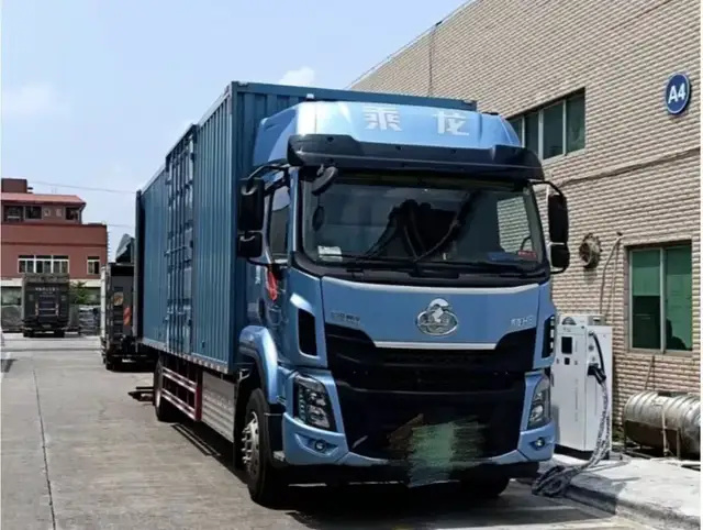 理想汽车“撞”上了硬骨头，究竟谁在撒谎？