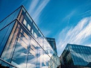 71岁王忆会被拘留，万通发展紧急换帅，能否稳住局面？