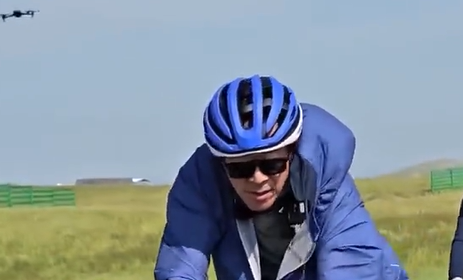 谁成就了谁 董宇辉出走1年 东方甄选股价暴涨超200%