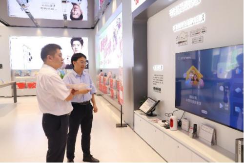 恩施联通总经理化身“体验官” 解锁“智家通通”智慧生活密码