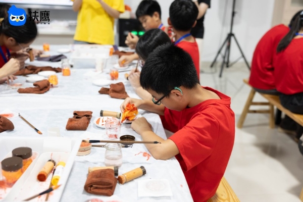 扶鹰教育：暑假收尾，孩子学习还得 “盯”？这些家长有了省心招 