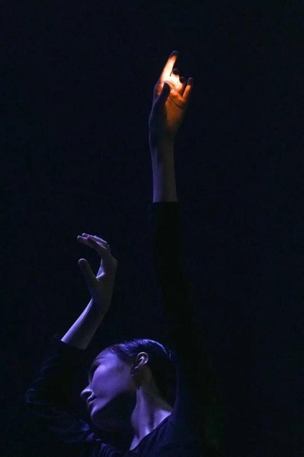 以星空为名｜师生共创原创现代舞剧场《星之梦舞》 