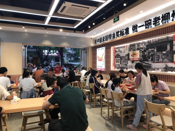 胜香旺螺蛳粉5店齐开:让地道柳州味触手可及