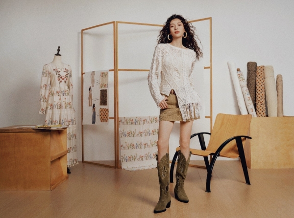 URBAN REVIVO携手全球品牌大使钟楚曦推出「梦想旅行家」联名系列，诠释时尚共创价值 