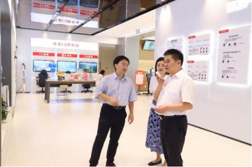 恩施联通总经理化身“体验官” 解锁“智家通通”智慧生活密码 