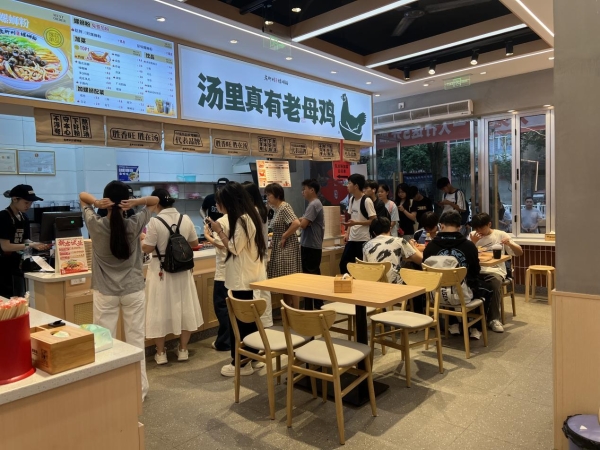 胜香旺螺蛳粉5店齐开:让地道柳州味触手可及