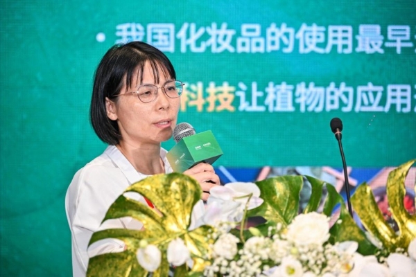 百雀擎云启新篇，国货燎原塑标杆 