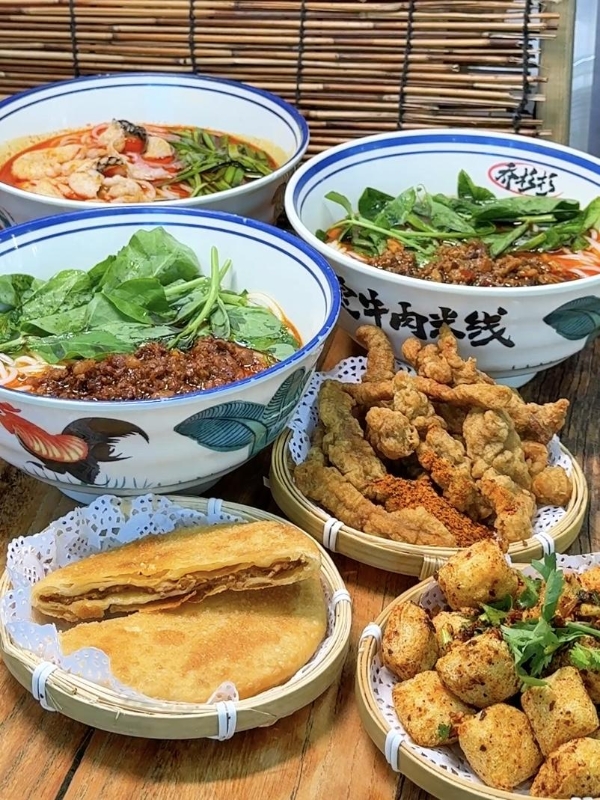 乔杉杉生烫牛肉米线直播斩获424万，米线赛道杀出黑马 