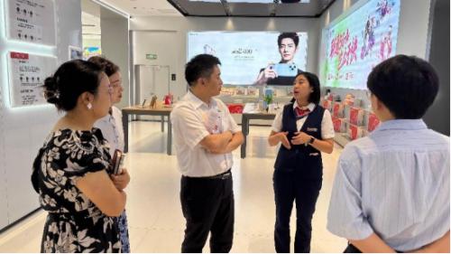 恩施联通总经理化身“体验官” 解锁“智家通通”智慧生活密码