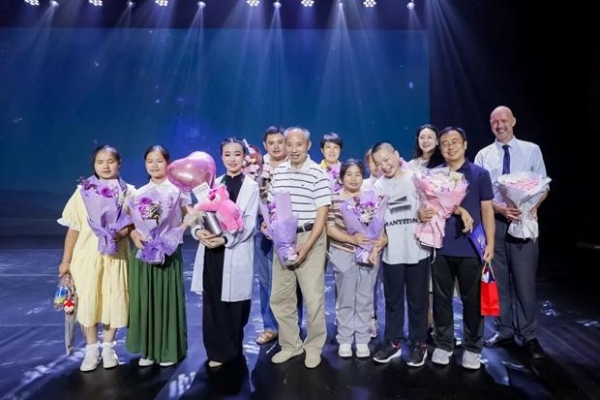 以星空为名｜师生共创原创现代舞剧场《星之梦舞》 