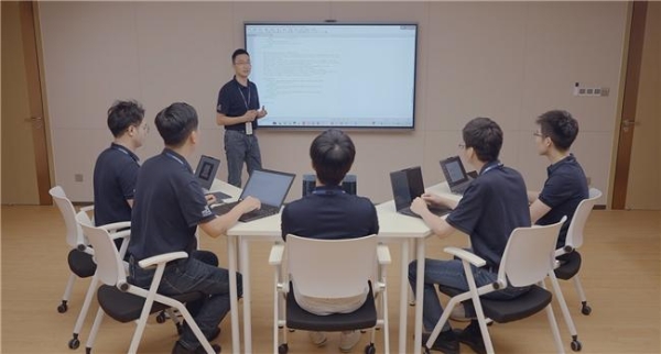 视源股份投屏黑科技:3秒丝滑连接,比掏手机还快!