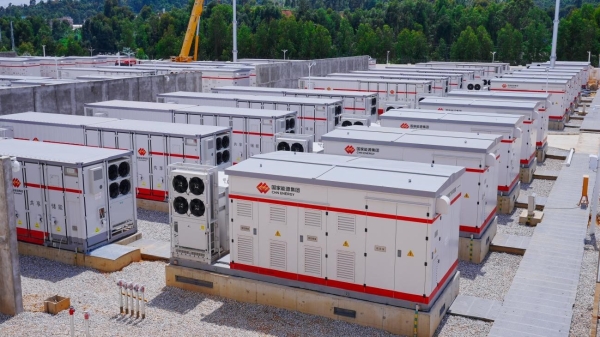 鹏辉能源助力大理祥云县工业园200MW/400MWh独立共享储能电站并网 