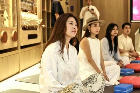 贡享生活之美:与双莲共赴探寻美的旅程