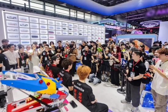 MCHOSE 迈从闪耀 2025ChinaJoy，多元视角燃爆全场