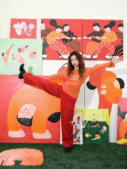 来杯橙酒，为你撑腰 ——君度橙酒联乘中国独立艺术IP“下腰女孩” 