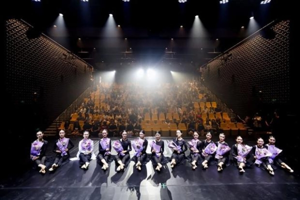 以星空为名｜师生共创原创现代舞剧场《星之梦舞》 