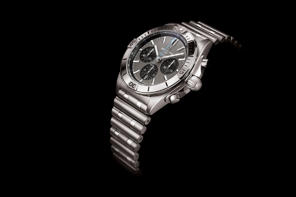 百年灵材质运用的多重探索 从实用到稀有，直至未来