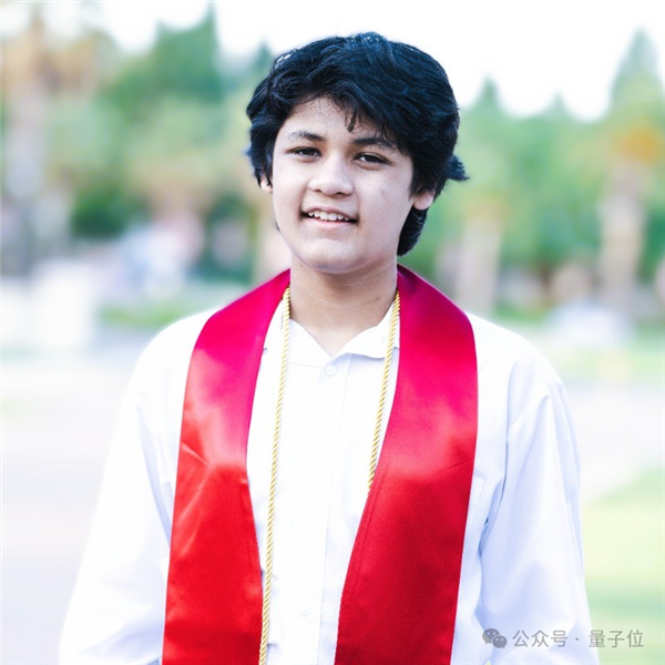 16岁天才小孩哥炒马斯克鱿鱼 转投北大数学校友赵鹏麾下