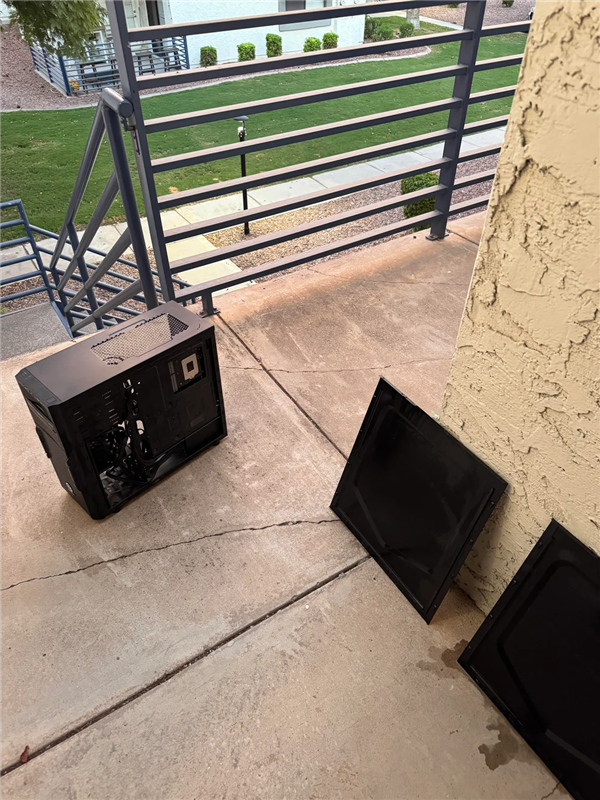 垃圾堆里捡到10年前配置主机！i5-6600+R9 380：清理后竟还能用