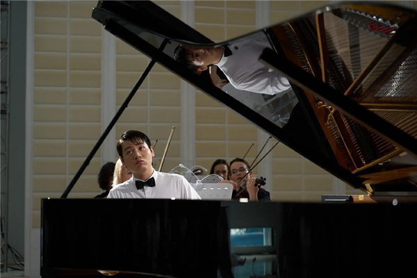 “饺子与醋”迟早害死姜文