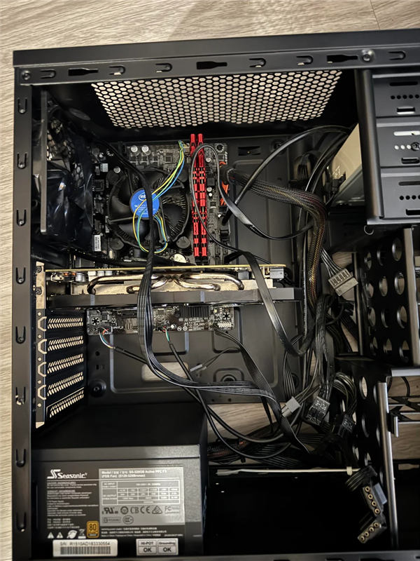 垃圾堆里捡到10年前配置主机！i5-6600+R9 380：清理后竟还能用