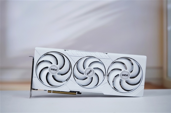 显存升级16GB！曝AMD中国特供RX 9070 GRE将迎升级版：最快9月发布