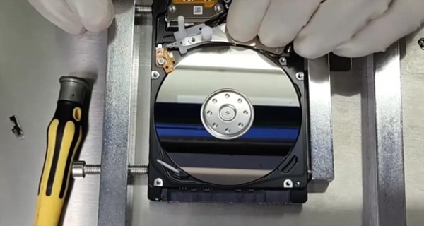 2025年买机械硬盘有三大理由