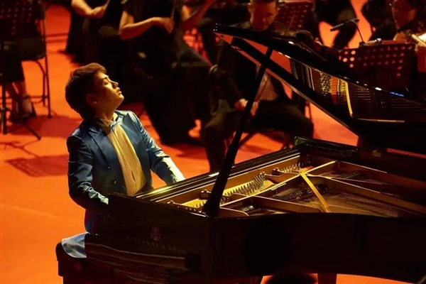 “饺子与醋”迟早害死姜文