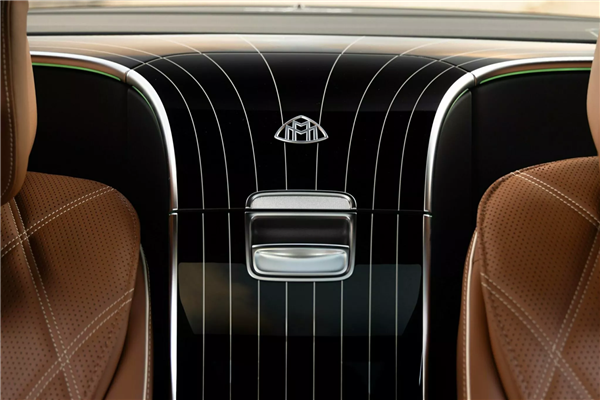 621马力V12大心脏！顶级奢享迈巴赫S680限量版亮相