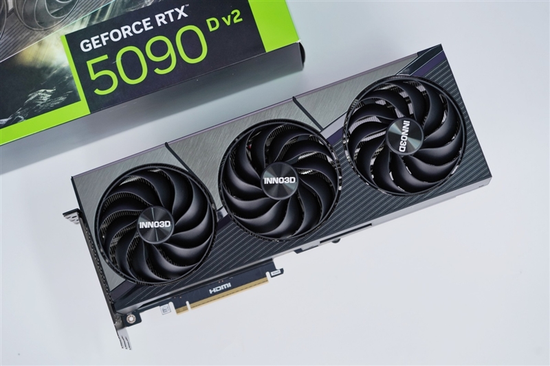 映众RTX 5090 D v2曜夜X3 24GB显卡评测:全新旗舰 575W功率释放依旧当今最强