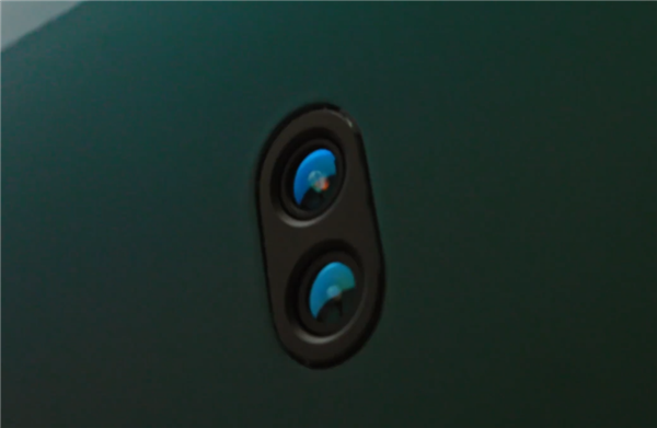 和小米YU7同框 新款智界R7实车曝光：二选一做出你的选择