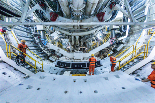 17.5米！世界最大直径水下盾构济南黄岗路黄河隧道贯通