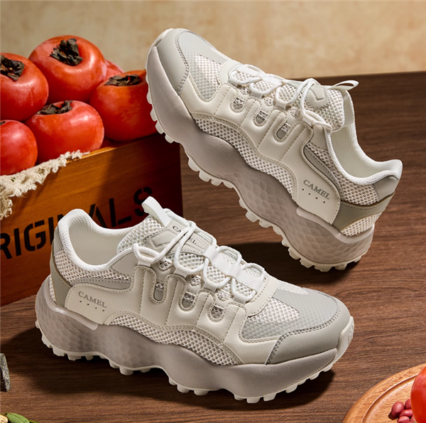 1.8折骨折价！骆驼花生复古运动鞋139元抄底