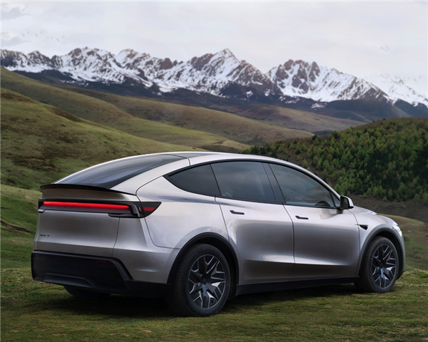 0首付 月租最低215美元！特斯拉美国上线二手车租赁服务