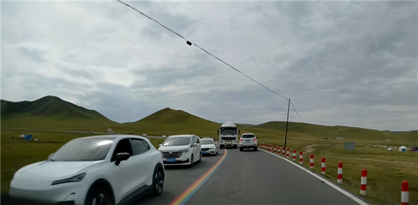 水泥罐车撞毁小米YU7 车主公布行车记录仪：绝望感拉满