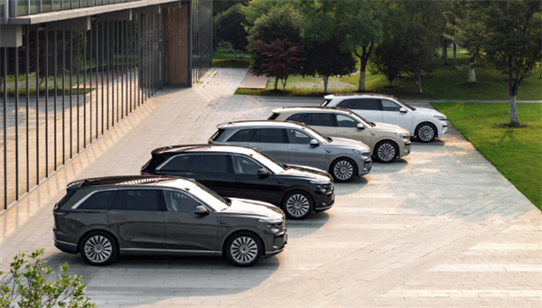 乐道L90卖爆单！合肥乐道工厂门口拖挂板车排队超1公里